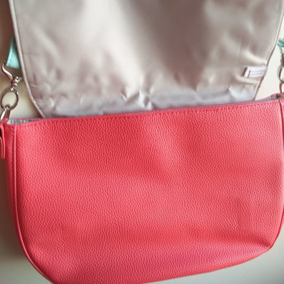 Thirty One Crossbody Bag - Picture 16 of 16